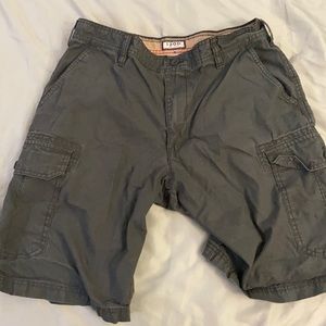 Izod cargo shorts